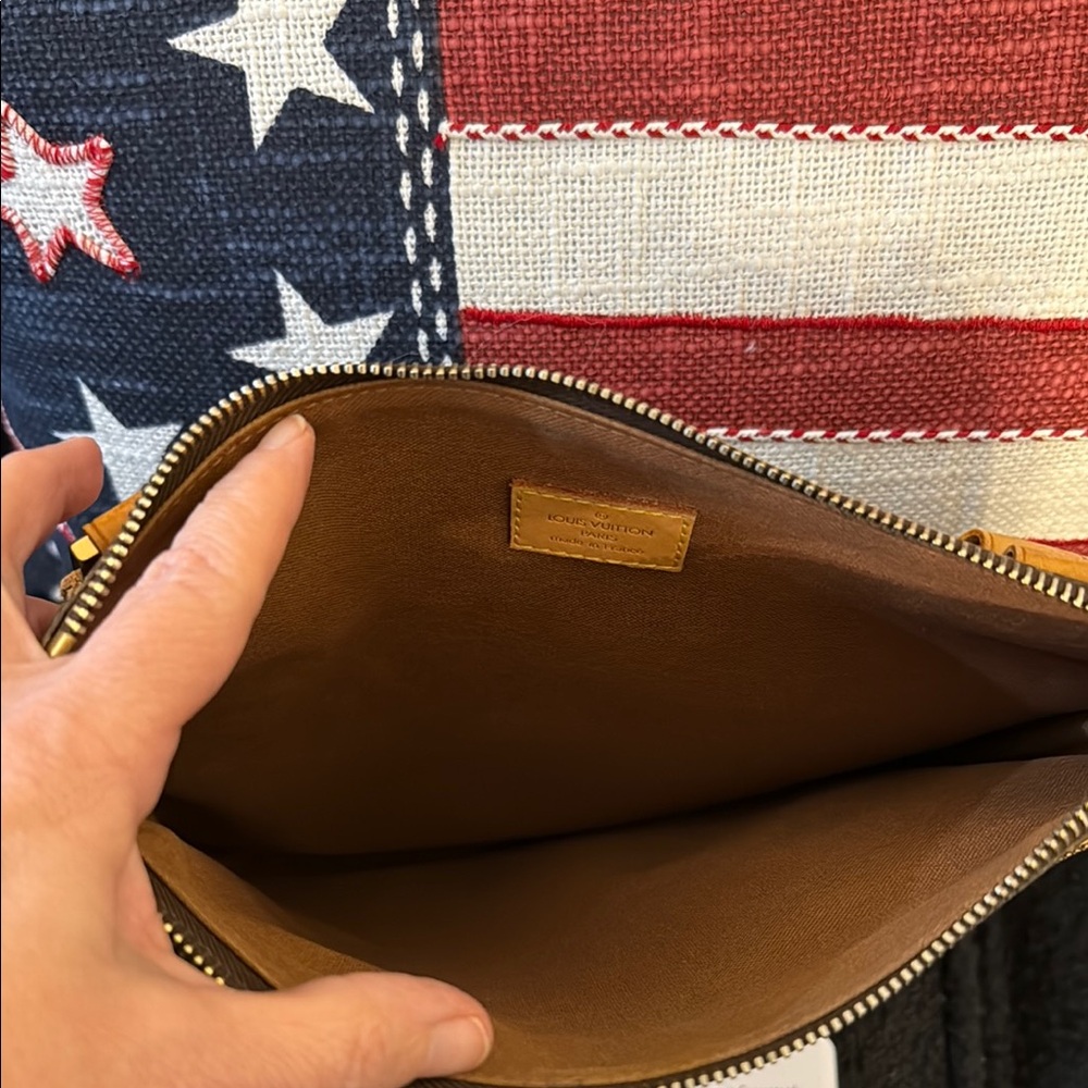 Final Price!! Can’t go lower!!💯 Authentic Louis Vuitton Brown Monogram CrossBody - Picture 4 of 14